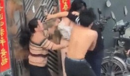 男孩爆料老爸出轨了视频,男孩曝光父亲出轨惊人视频